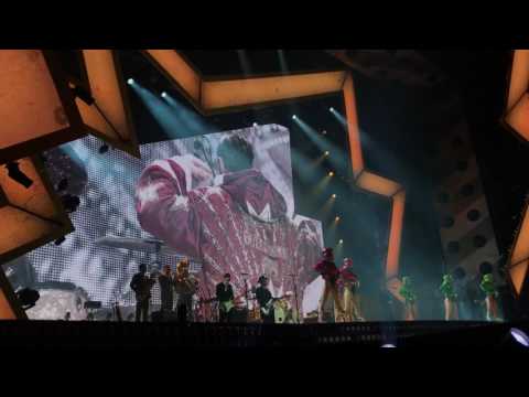 Robbie Williams - Intro + (Heavy entertainment show) in STOCKHOLM SWEDEN 2017