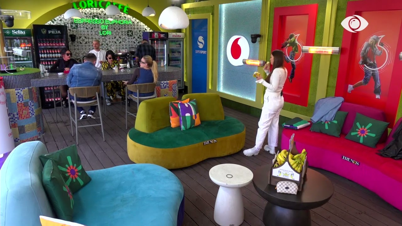 Më shqetëson kur qesh/ Ngacmime mes Eglës dhe Heidit