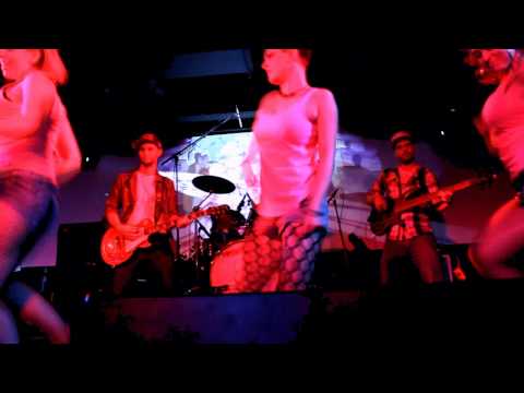 Riddim Colony feat Goodas Gals - Double Bubble (Live @ Gödör Klub 2013.10.04)