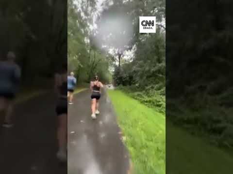 Corredores enfrentam áreas alagadas em meia-maratona nos EUA