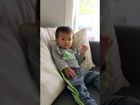 Early Autism Signs in a 1 year old (with video footage)