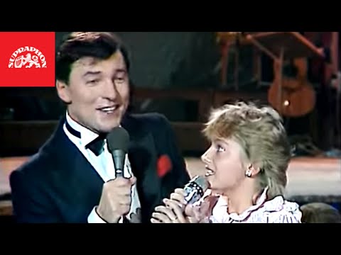 Karel Gott & Darina Rolincová - Zvonky štěstí (oficiální video)