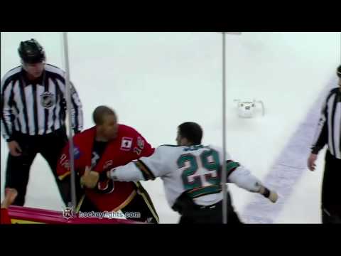 Ryane Clowe vs Jarome Iginla