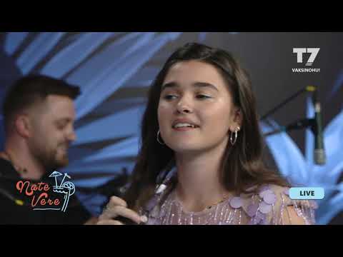 “I surrender” – Klea Dina | T7