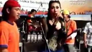 Download lagu Don't Worry   Via Vallen   SERA Live Pesta Rakyat BRI Bangkalan Madura   YouTube mp3