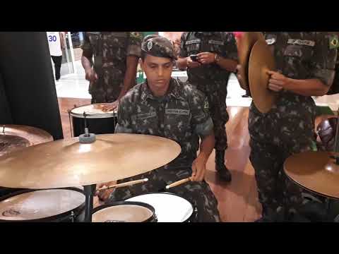 Banda do 4°bis. Apresentação  no shopping  de rio Branco