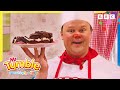 Baking With Baker Tumble Learn About Cooking Toddler Learning Mr Tumble And Friends
