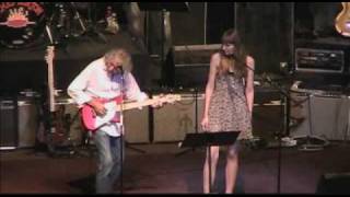 Download lagu Albert Lee and his daughter Alexandra at the James Burton International Guitar Festival 2009 mp3
