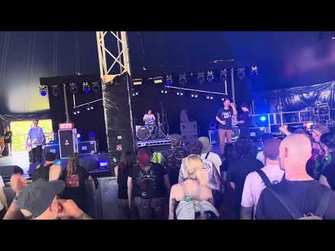 Militarie Gun - “Very High” (Live at 2000 Trees Festival 2023)
