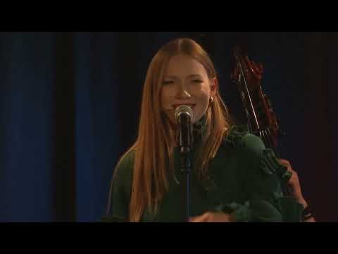 Katarzyna Dąbrowska  - "13 Randek DaNuty  Rinn piosenki o miłości."