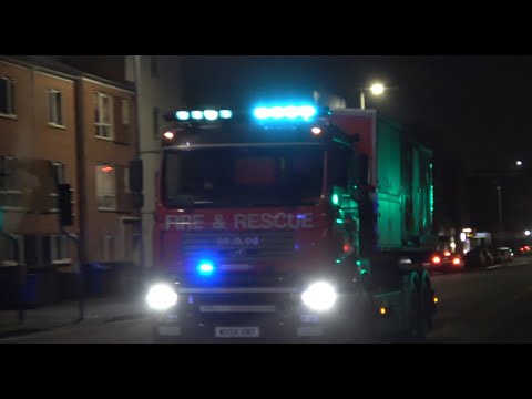 *RARE* Bolton Central High Volume Pump + First Pump Responding - Greater Manchester Fire And Rescue