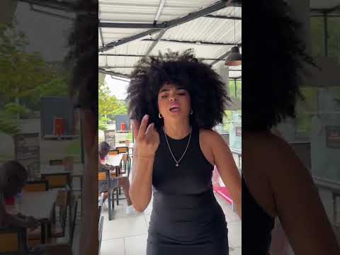 El mejor mesero de todos 😂 YuriSabor