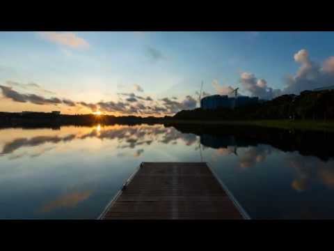 The shining "Lion City" has turned 49: meet Singapore in timelapse