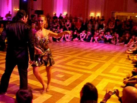 Sebastian Arce y Mariana Montes milonga performance at TangoAmadeus