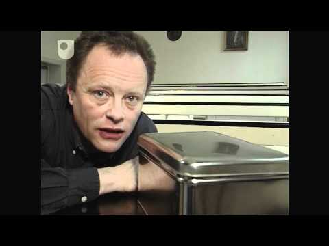 The Uncertainty Principle - The Physical World: Quantum (3/7)