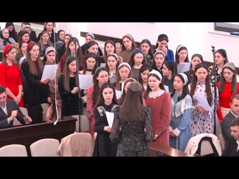 Tot mai sus ,tot mai sus • Grupul de fete Bivolărie