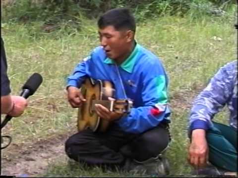 Khöömei and sygyt performed by Aian Mongush