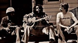 Steppin&#39; Razor - Peter Tosh (LYRICS/LETRA)