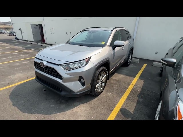 Toyota RAV4 XLE 2020 in Cars & Trucks in Calgary