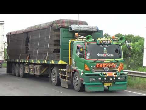 220529 TRUCK TRAILER MUATAN BERAT HINO 500 UD QUSTER SCANIA DI LINGKAR UTARA TEGAL SARI