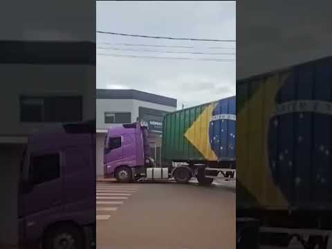 Ponte interditada entre MG e SP #prejuízos #obras #risco