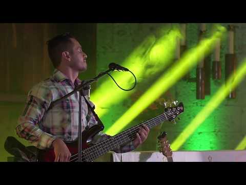 UN DÍA CAMINABA - Alabanza (Inespera2 música católica)