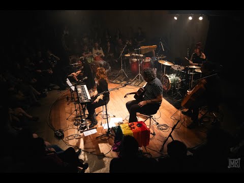 COMETA - ESCAMBAU NO TEATRO PAIOL - ACÚSTICO 15 ANOS