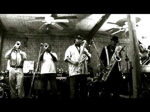 THE DIRTY DOZEN BRASS BAND - 