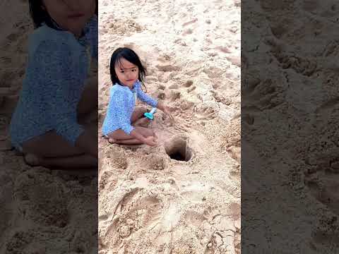 Beach surprise for family 😱❤️👶🏻👧🏻🏖️