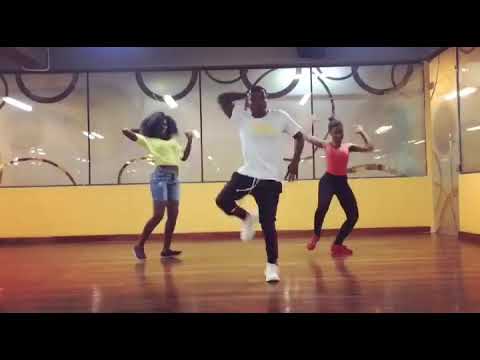 Nkuloga dance......... By @jakerojackson........ Legit dance.... All about an Afro vibe