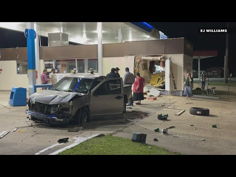 Suspect still on the run after driving pickup truck through Valero gas station near Vidor