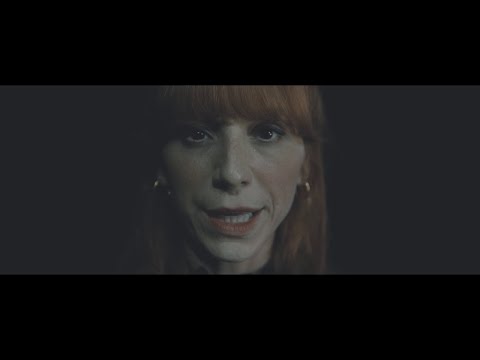 Uzaklar - Burcu Tatlıses