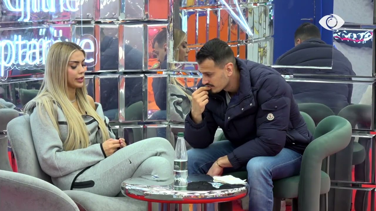 Momente të ëmbla mes Mateos dhe Brikenës, banorët qëndrojnë të përqafuar