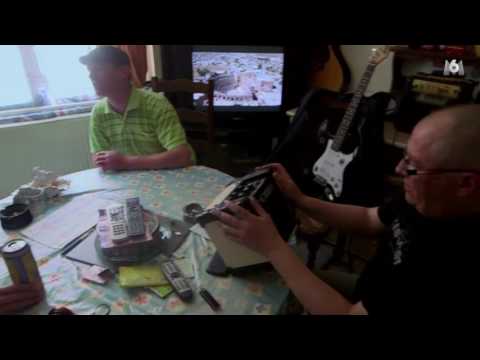 La rue des allocs - clash a cause d'une histoire de banque