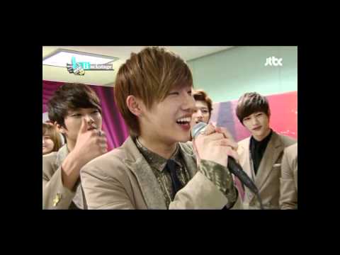 111208 jtbc music on top - slight sunggyu and doojoon interaction