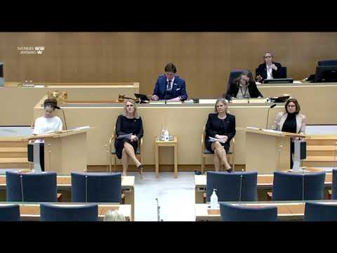 Clara Aranda: Hur kommer regeringen att ge stöd åt de inom vård och omsorG?