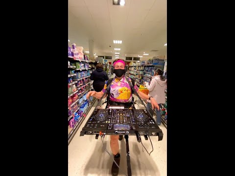 Mobile DJ gets WILD in the GROCERY STORE!!