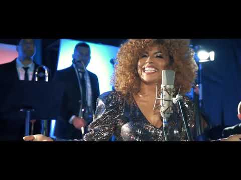 La Negra Tiene Tumba'o, Los Clones De La Salsa - Vídeo Oficial