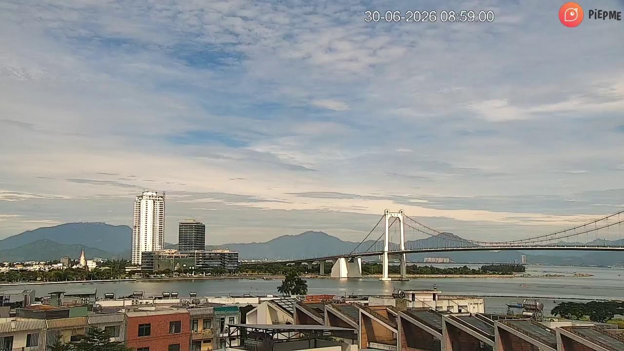 Live webcam view of Puente Colgante Thuan Phuoc