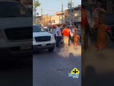 Percance de motocicleta en calles de la colonia San Joaquín; Entérate