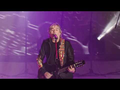 Pelo D' Ambrosio y su Perú de colores - Acabas Conmigo