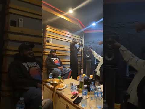 Verydarkman, Phyno, Burna Boy, Sam Larry & Koko pee in the studio recording