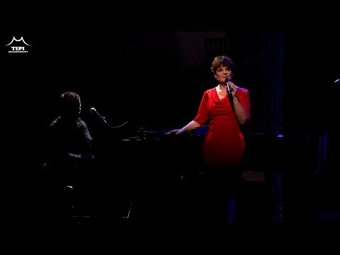 Tipi TV: Gayle Tufts - Superwoman (Premiere 2016)