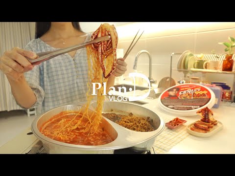 Taking on the Jumbo Jjamjjamyeon Cup Noodle. Easy Squid Soondae Recipe, Sewing Hobby VLOG