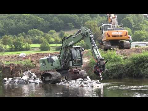 Geser GmbH: Wasserbau mit zwei Liebherr Raupenbaggern am Fluss Regen