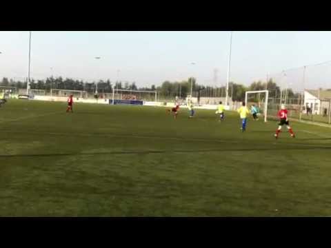 Nieuwerkerk D2 scoort de bevrijdende 2-0 tegen Floreant D1