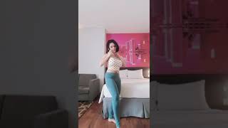 tiktok Tante agata pemanasan dulu biarnga cidera [YouTube shorts] #pemersatubangsa #bukanmaen #ketat