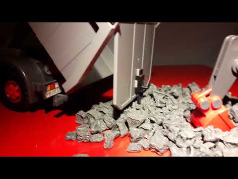 I found some old Playmobil : construction work !