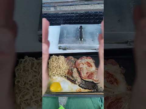 Almorzando cerca de Piedra del águila