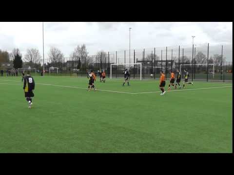 14 nov 2015 V.V. De Meern C2 - OSM '75 C2 com 10-0 Handsbal OSM; penalty